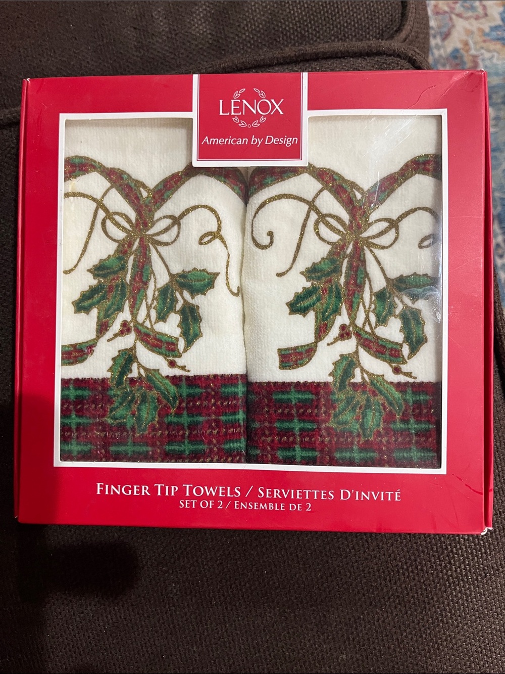 Lenox Ivory, Red & Green Holiday Fingertip Towels